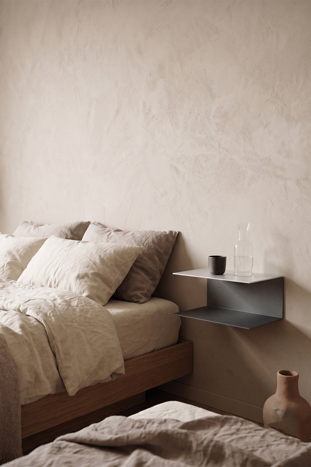 LURA_3 | Coffee table, 80 cm with shelf